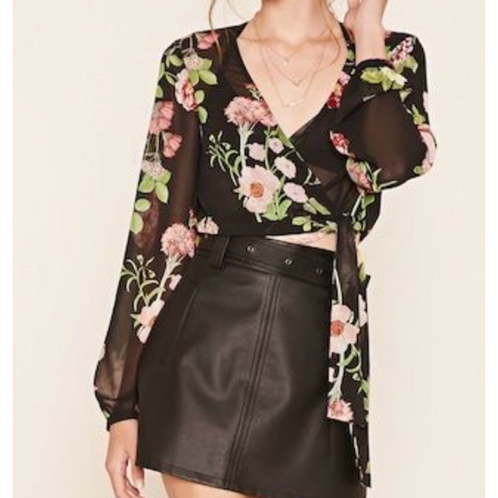 CONTEMPORARY FLORAL PRINT TOP
